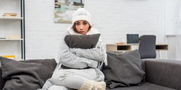 Cum sa mentii caldura in casa. Schimbari cu impact ce se vad in factura 3 Trucul genial care te ajuta sa mentii caldura in casa iarna. Ce trebuie sa pui pe peretii locuintei 2