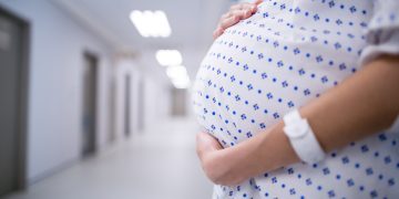 Surpriză incredibilă pentru o femeie din Constanța! A născut în ambulanța SMURD și când a ajuns la spital, a adus pe lume al doilea copil! Nu știa că este însărcinată cu gemeni 1 gravide spital