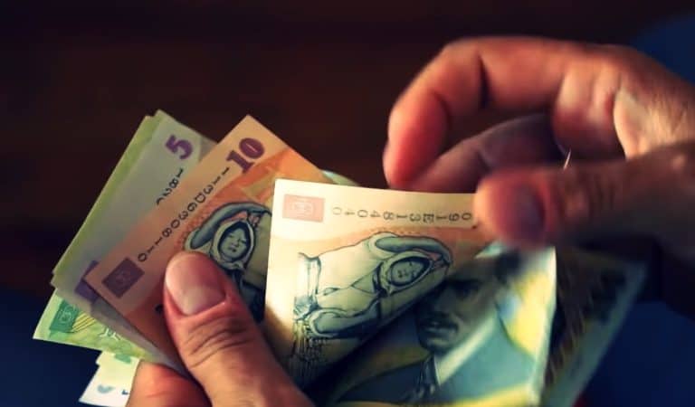 Vești bune pentru românii care nu au studii superioare! Se dau 4.500 de lei lunar pentru aceste posturi