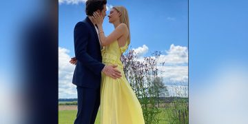 who is brooklyn beckham marrying know all about his fiancee nicola peltz 001