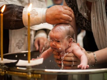 bebelus taina botezului